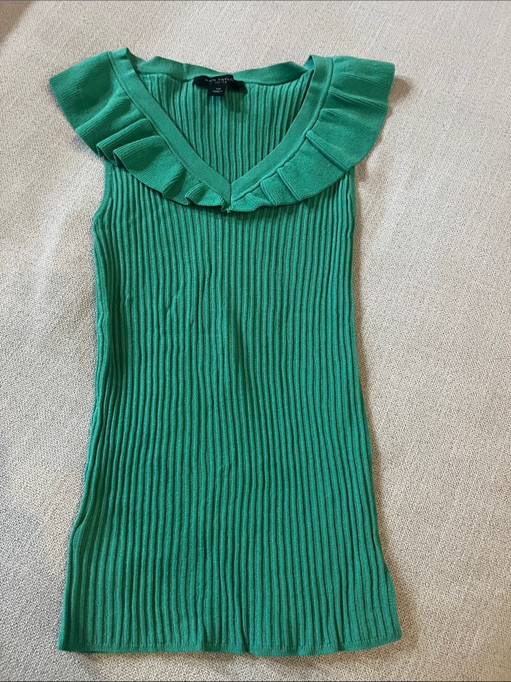 Ann Taylor Ribbed Sleeveless V-Neck Tank with Ruffle Collar - Green